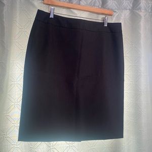 Lined Gray skirt perfect for the office or interviews